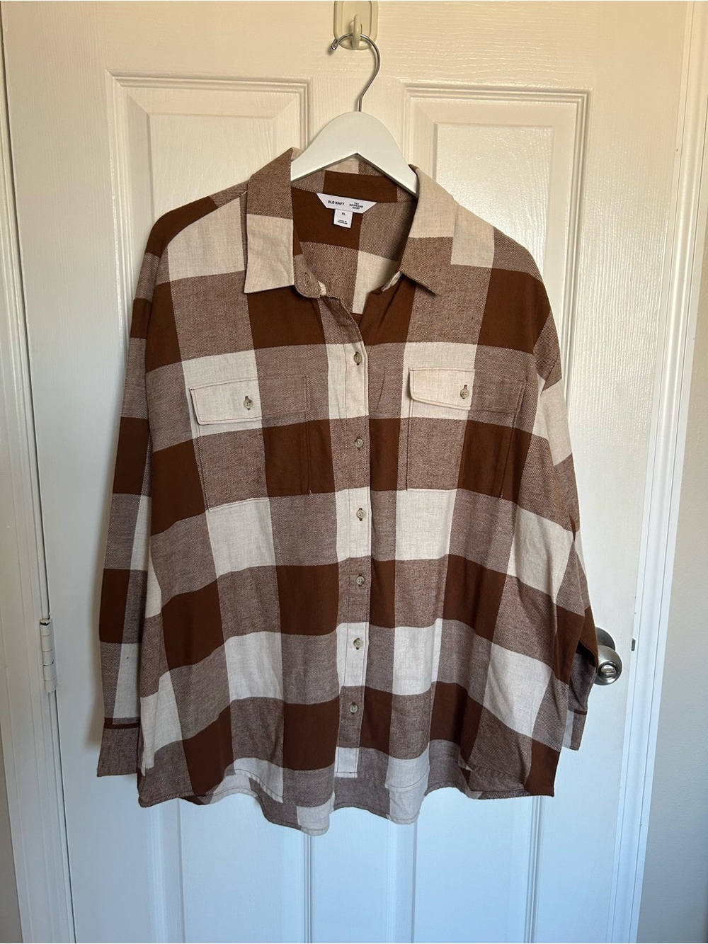 Women’s XL 100% Cotton Old Navy Brown and Cream Buffalo Plaid Button-Down Shirt